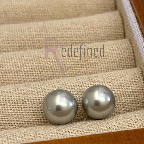 Pearl Stud Earrings - Grey