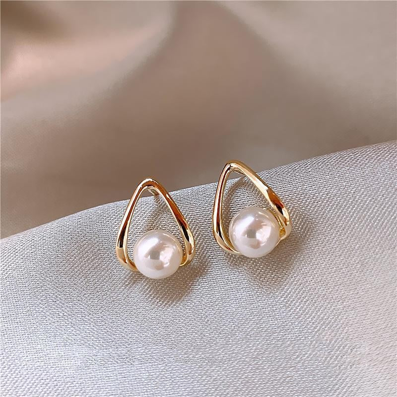 Sweet Round Pearl Stud Earrings