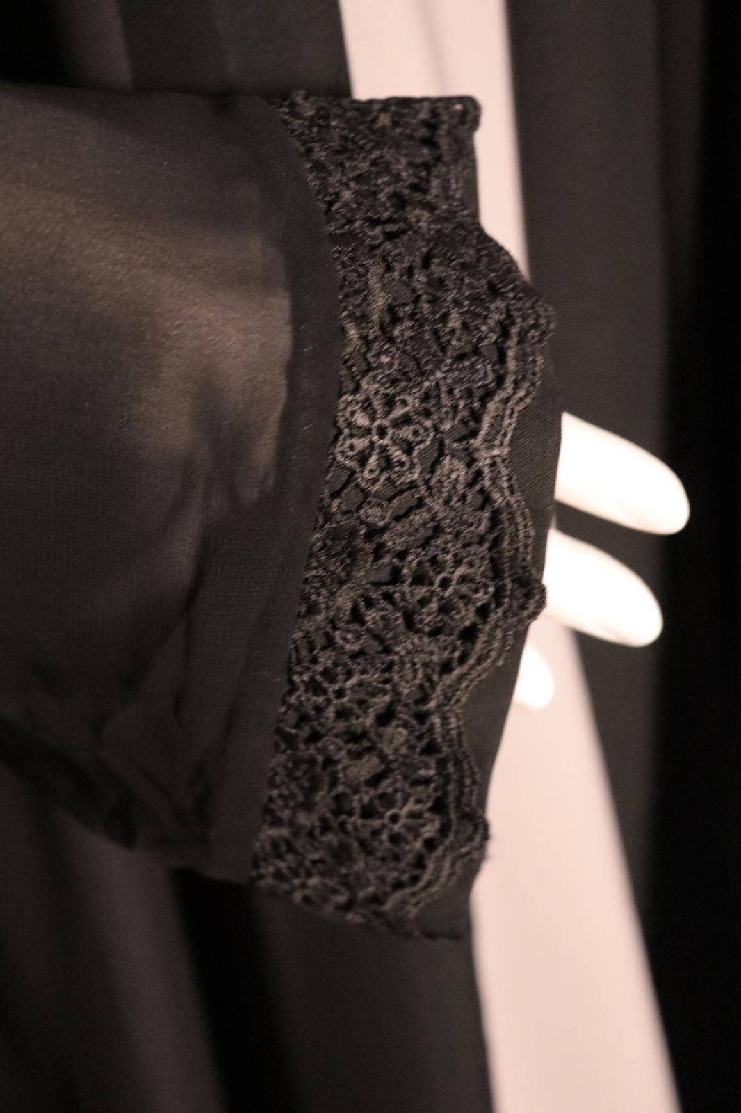 Lace Elegance Kaftan