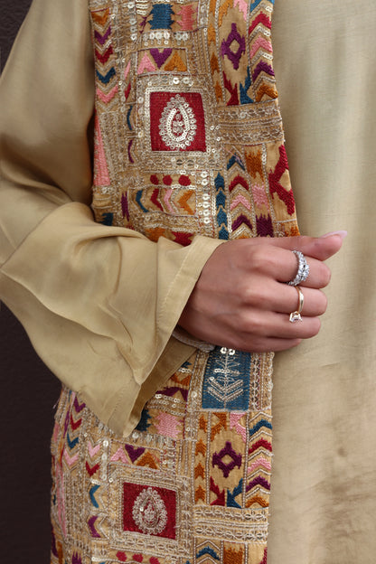 Zariya Statement Longline Vest - Gold